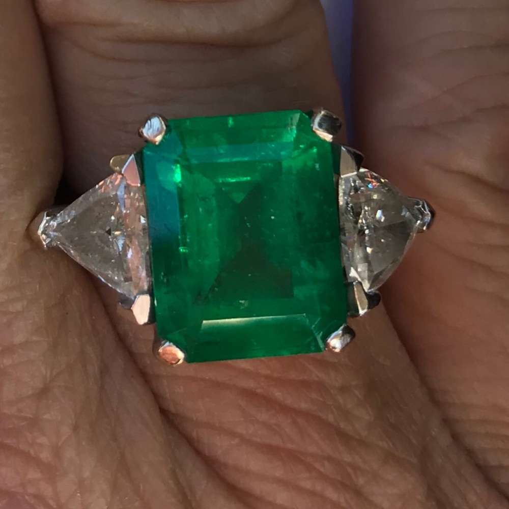 Columbia Emerald and Diamond ring set in platinum.
